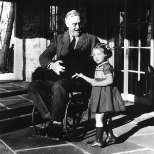 roosevelt102way_sq-6943e8ab2b83948dfb2f059bd2672e3dc2bd3cbb-s300-c85