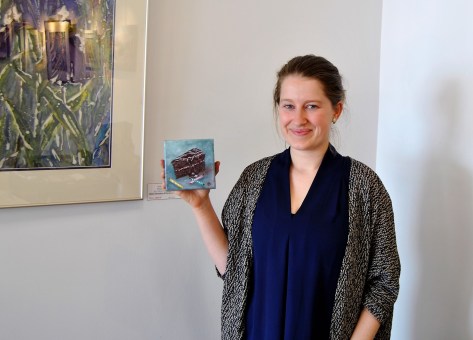 2017_April17_2KatyMalo_HoldingTinyArtbyMichelleBrazeau_DSC0029